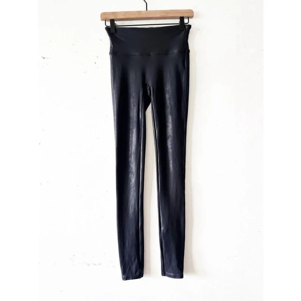SPANX Faux Leather High-Waist Leggings Black Shaping Fit Holiday & Winter - Picture 1 of 8